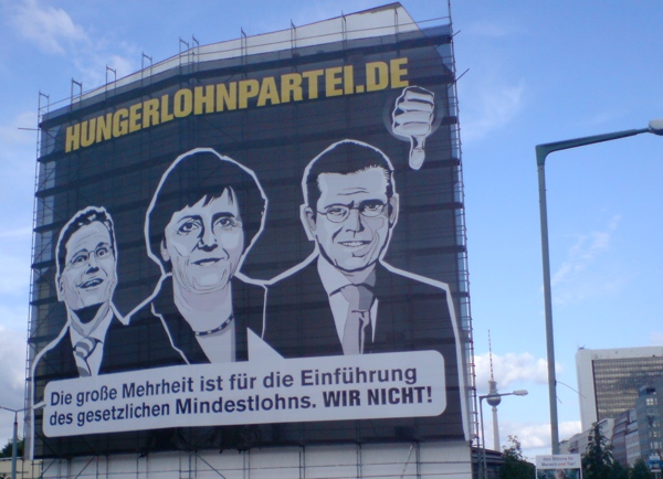Mindestlohn-Transparent gegen&uuml;ber dem Reichstag